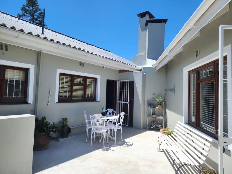 5 Bedroom Property for Sale in Hartenbos Western Cape